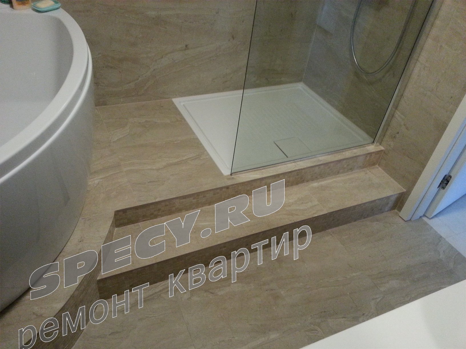 подиум со ступенями